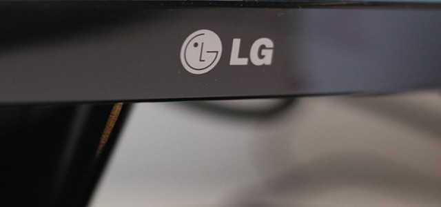 LG working on developing a new 17-inch rolling laptop, patent suggests