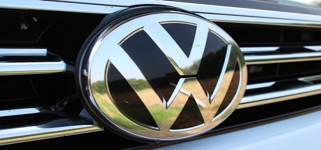 Volkswagen in talks with suppliers to claim damages from chip shortage